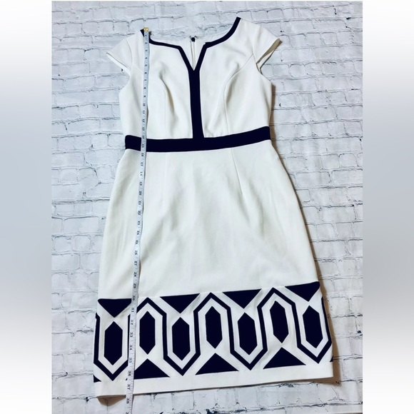 ADRIANNA PAPELL Black Cream V Neckline Cap Sleeve Career Dress 6 Lined Design - Picture 10 of 11